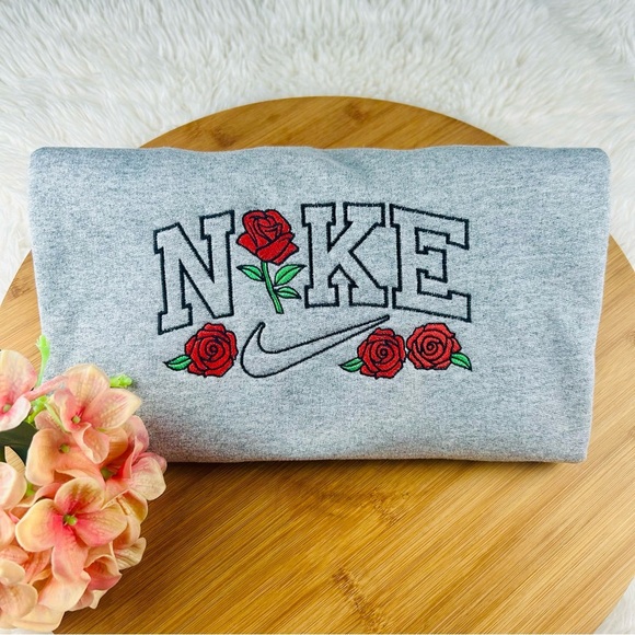 UNISEX ROSE EMBROIDERY CREWNECK SWEATER - Picture 2 of 8